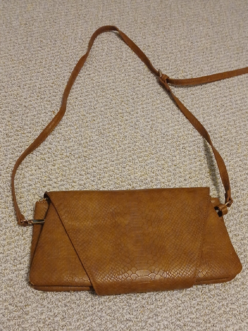 Urban Expressions Tan Textured Crossbody Bag Used
